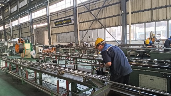 太阳能推杆一般用什么材质的永利平台管比较好